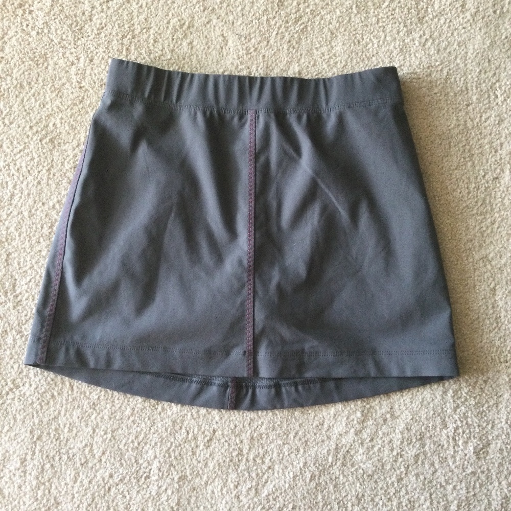 EUC Columbia girls gray skort with pink stitching medium